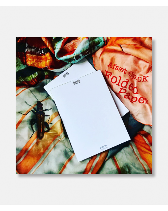 Folded Paper silketørklæde 90 x 90 cm