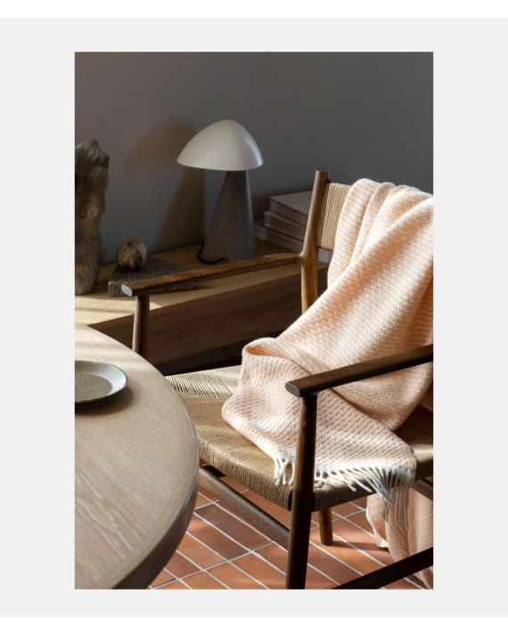 Røros Tweed Mello Throw - Powder Pink - Skogstad & Wærnes