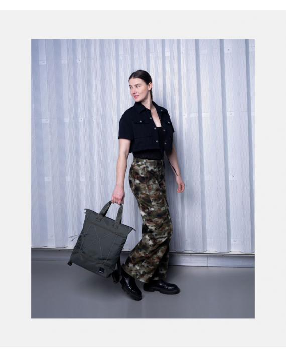 Kintobe Tate - Jet Black